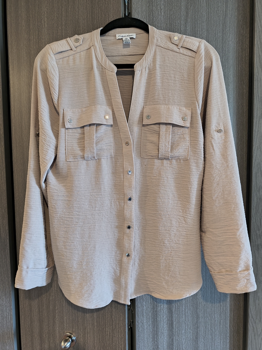 Calvin Klein Beige Silver V-Neck Button Down Long-Sleeve Blouse